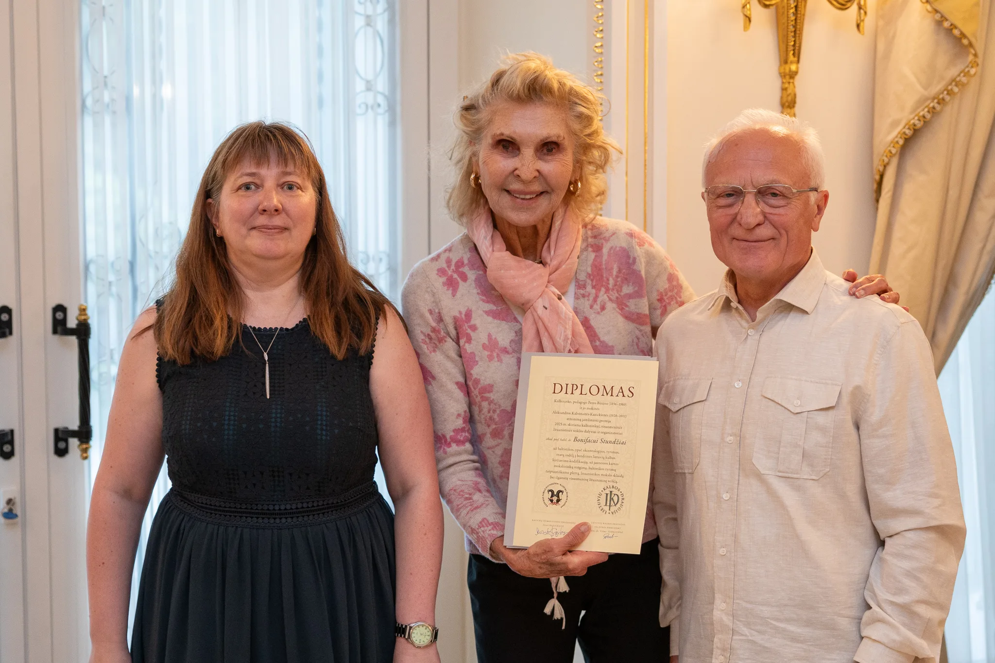 the annual award in memory of linguist Petras Butėnas and his student, philanthropist Alexandra Kalvenaite-Kazickas, was presented to distinguished linguist, active public figure, and academic – Prof. Habil. Dr. Bonifacas Stundžia.